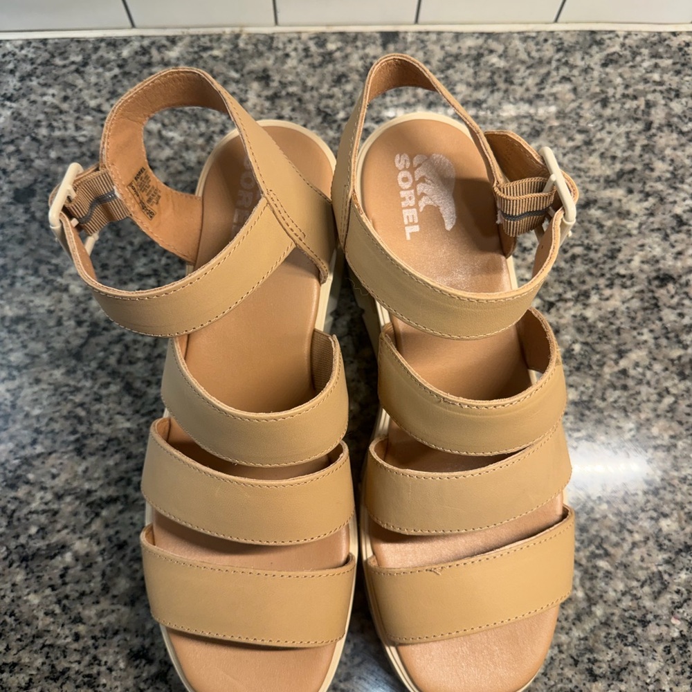 Sorel Joanie III Ankle Strap Wedge Platform Sandal in Honest Beige - Picture 3 of 6